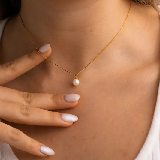 Dainty Pearl Necklace