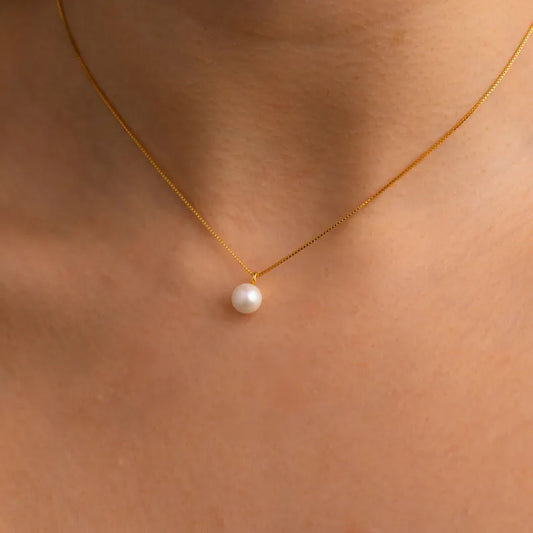 Dainty Pearl Necklace