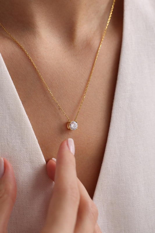 Minimalist Diamond Necklace